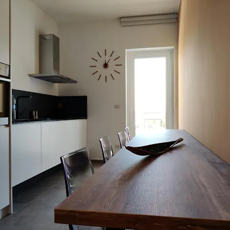 Casa Dante * غالاتينا